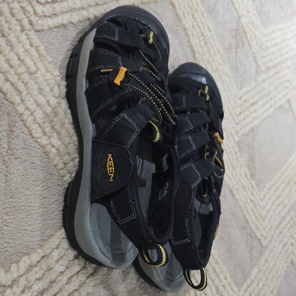 Keen Men's Black and Yellow Outdoor Sandals - Picture 3 of 5